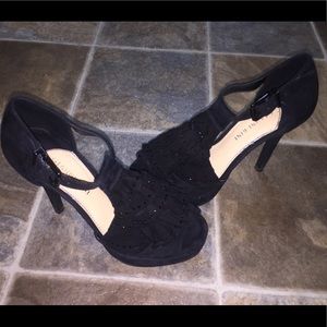 Gianni Bini Black Ruffle 5 Inch Heels - Size 6.5